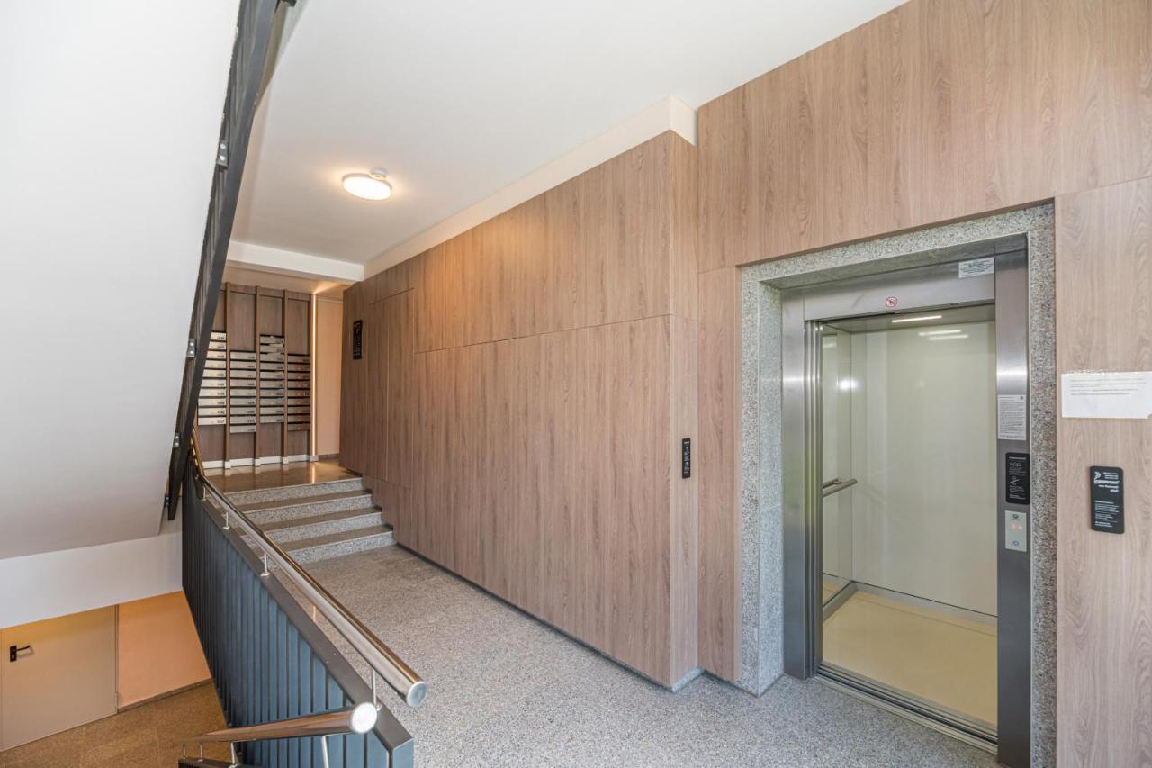 Rentforcomfort Apartment Ella 2 Брашов Екстериор снимка